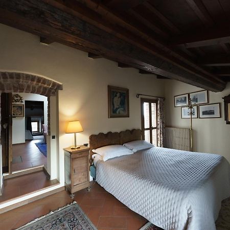 Castello Di Cernusco Lombardone B&B 객실 사진