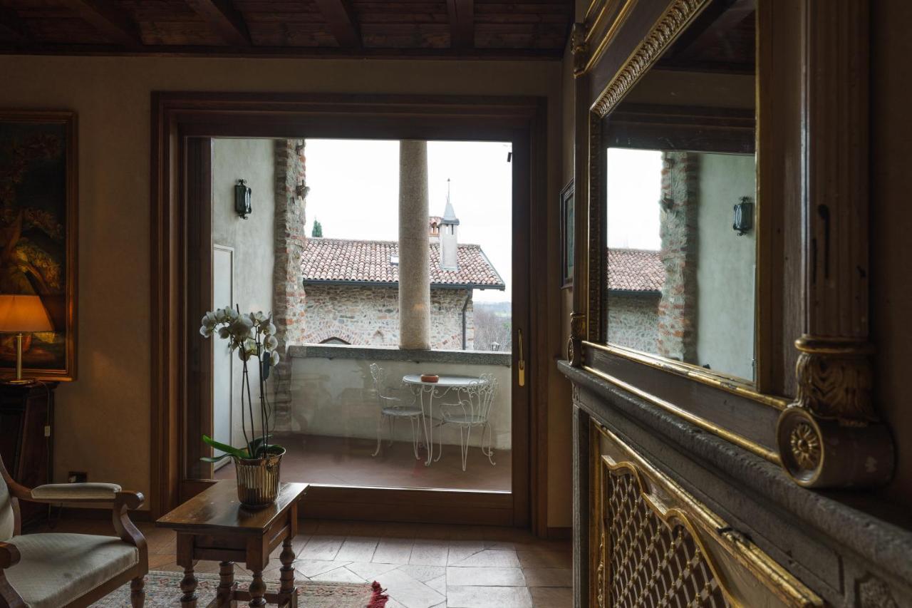 Castello Di Cernusco Lombardone B&B 외부 사진