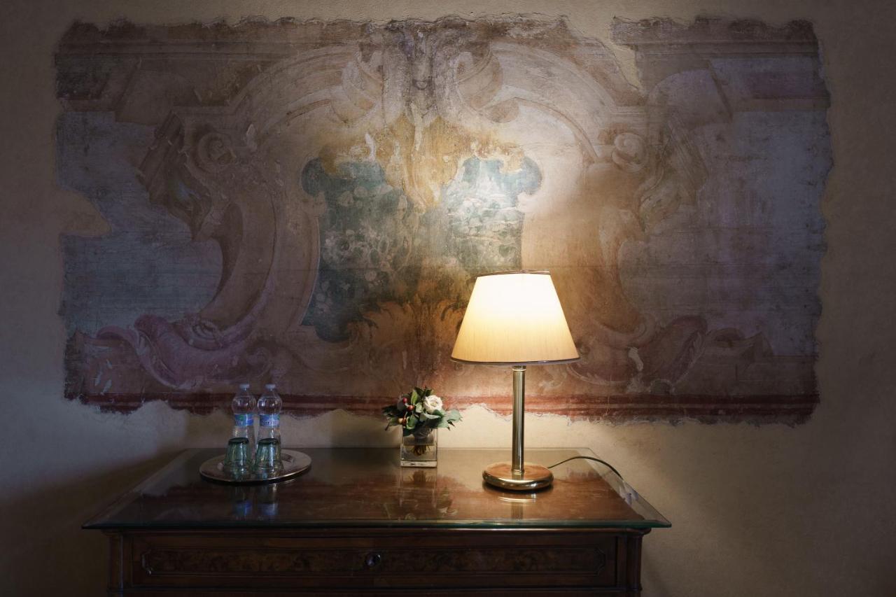 Castello Di Cernusco Lombardone B&B 외부 사진