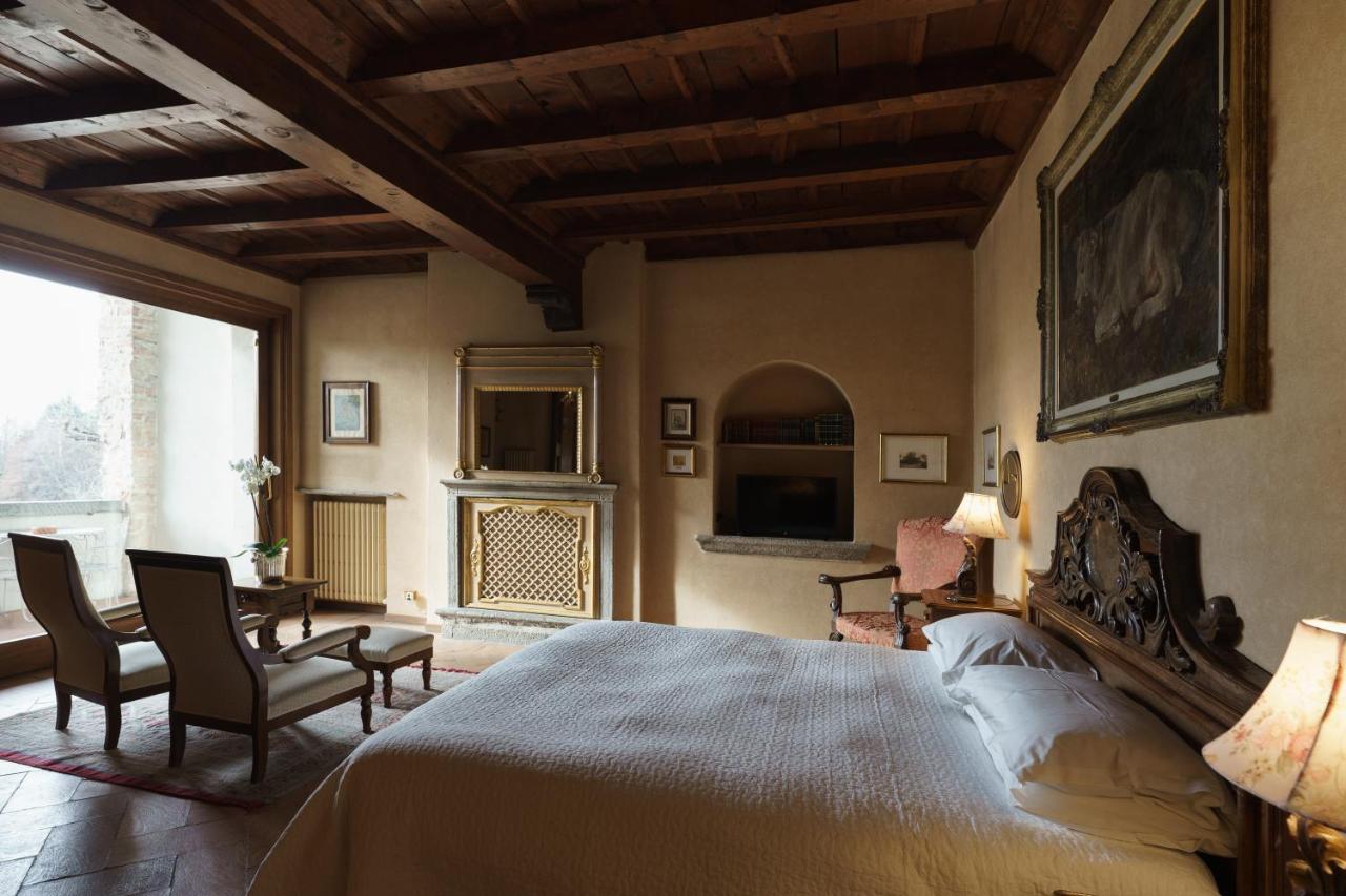 Castello Di Cernusco Lombardone B&B 외부 사진