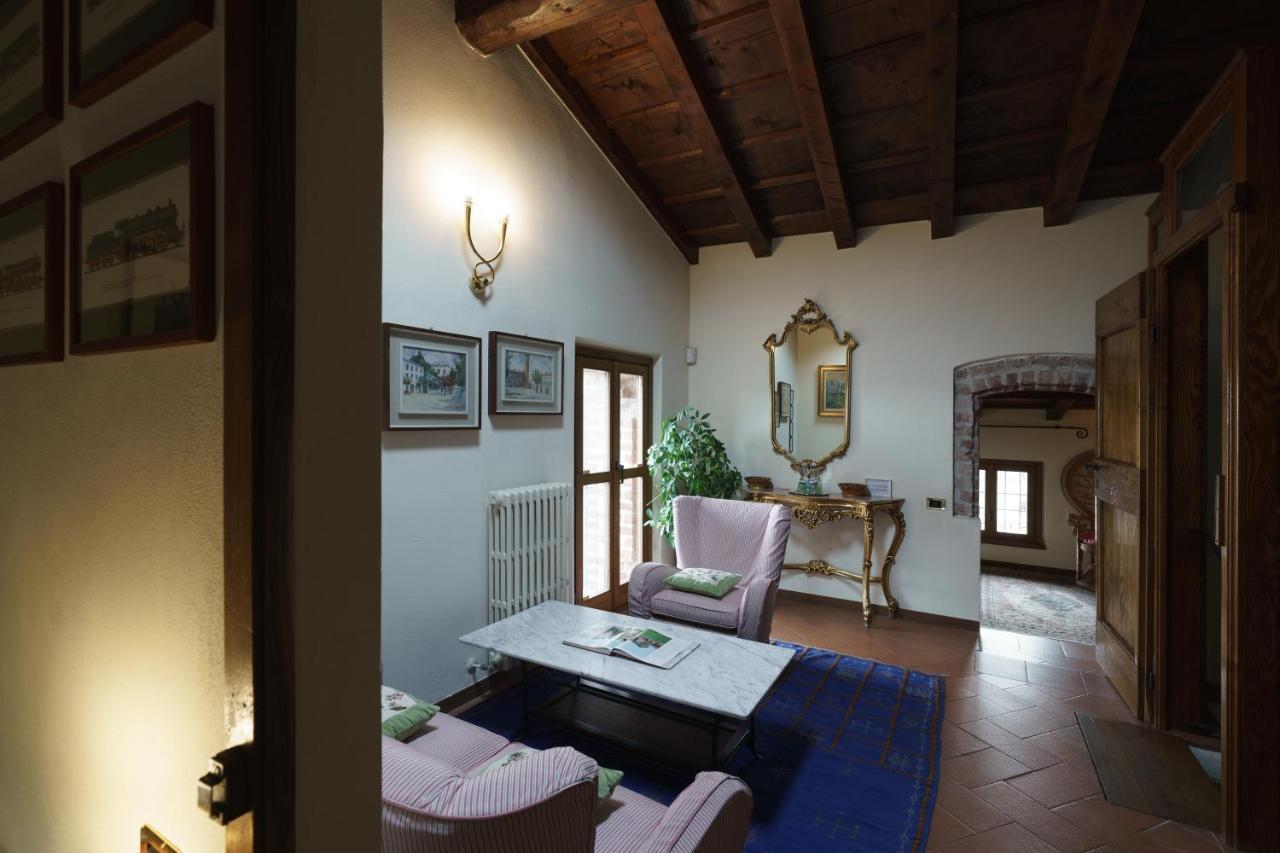 Castello Di Cernusco Lombardone B&B 외부 사진