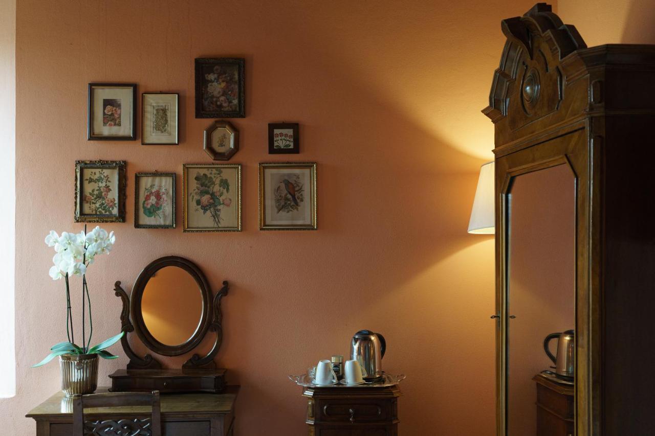 Castello Di Cernusco Lombardone B&B 외부 사진