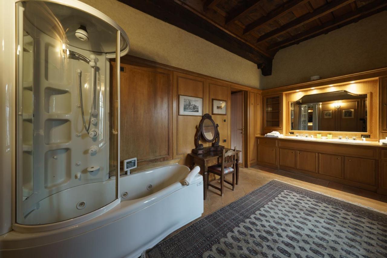 Castello Di Cernusco Lombardone B&B 외부 사진