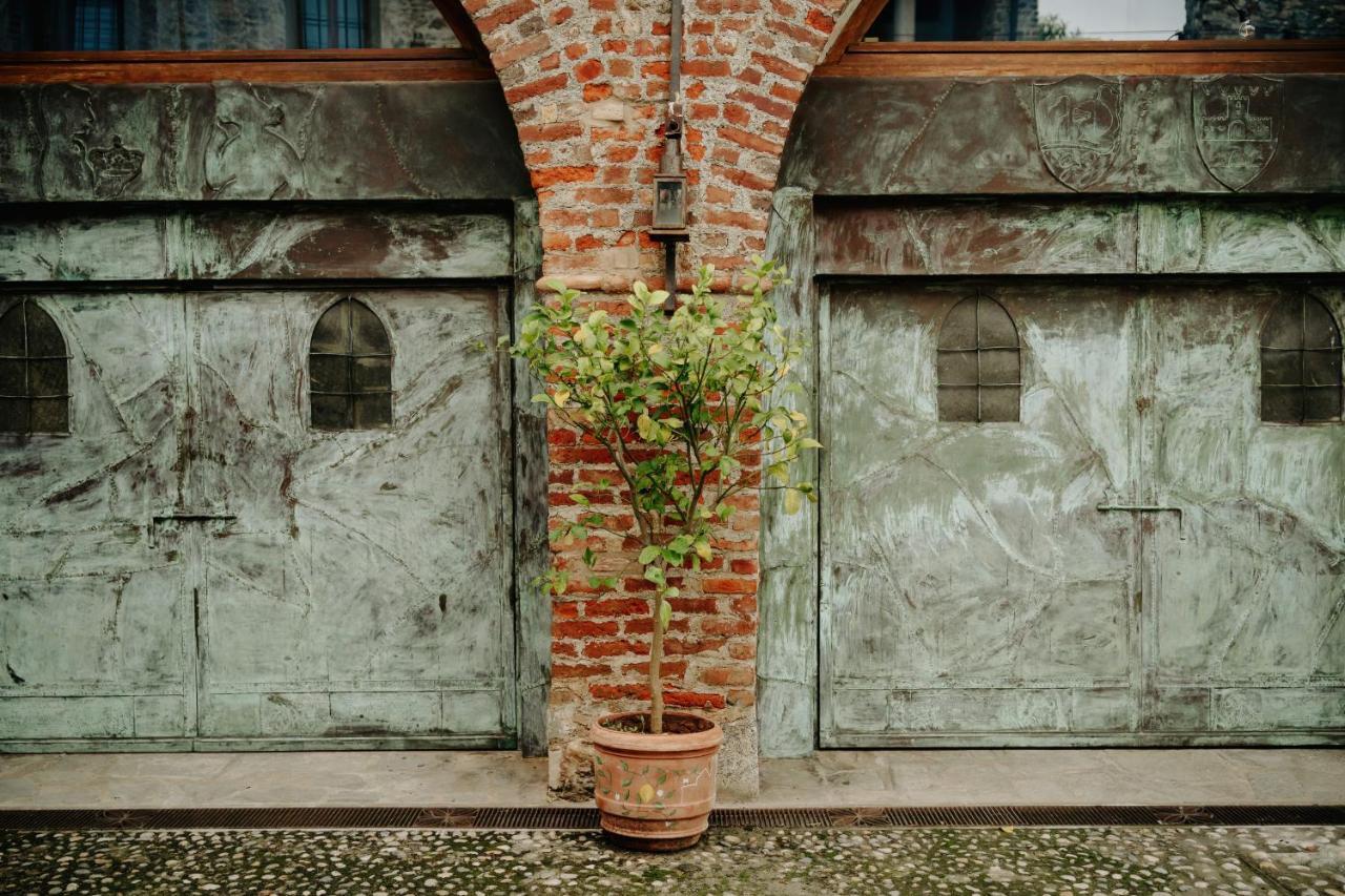 Castello Di Cernusco Lombardone B&B 외부 사진