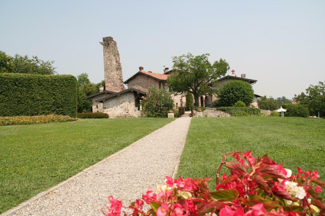Castello Di Cernusco Lombardone B&B 외부 사진