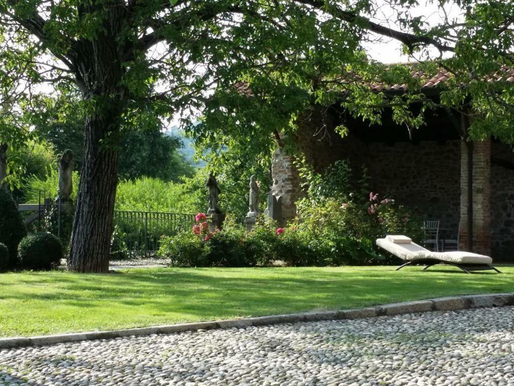 Castello Di Cernusco Lombardone B&B 외부 사진