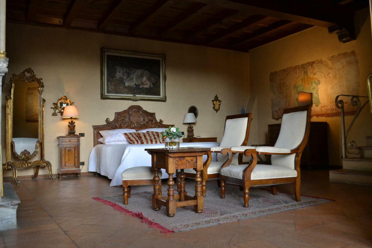Castello Di Cernusco Lombardone B&B 외부 사진