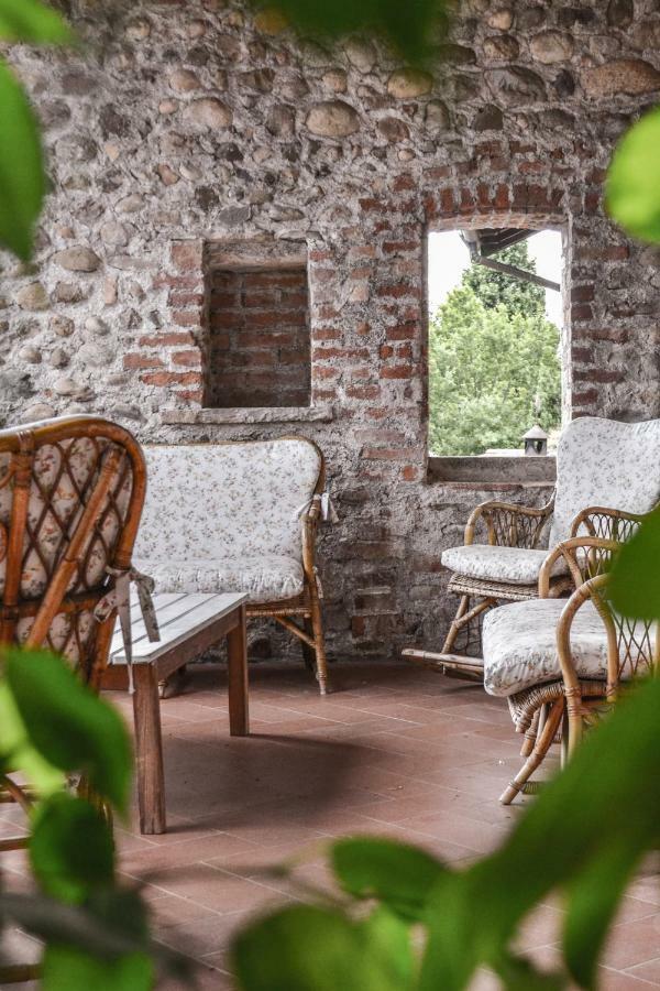 Castello Di Cernusco Lombardone B&B 외부 사진