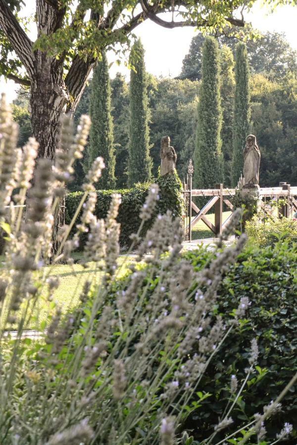 Castello Di Cernusco Lombardone B&B 외부 사진
