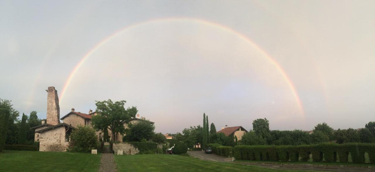 Castello Di Cernusco Lombardone B&B 외부 사진